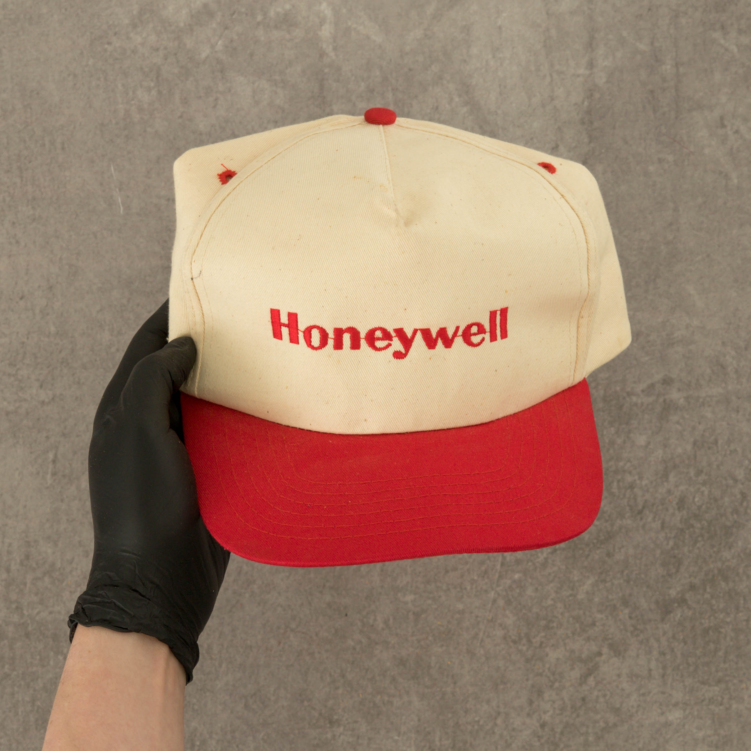 MEN'S VINTAGE 1990S HONEYWELL CAP - M/L