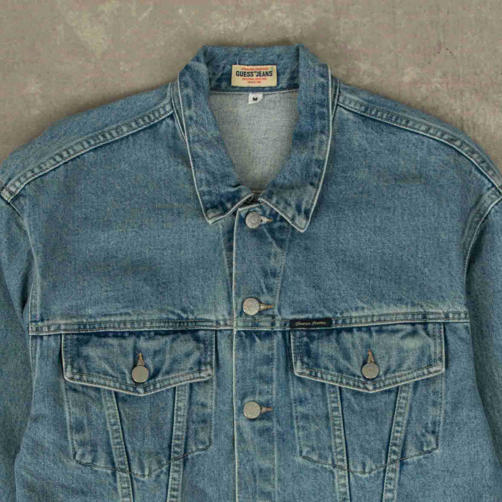 NWOT authentic GUESS Distressed Medium Wash Denim Jean Jacket Medium