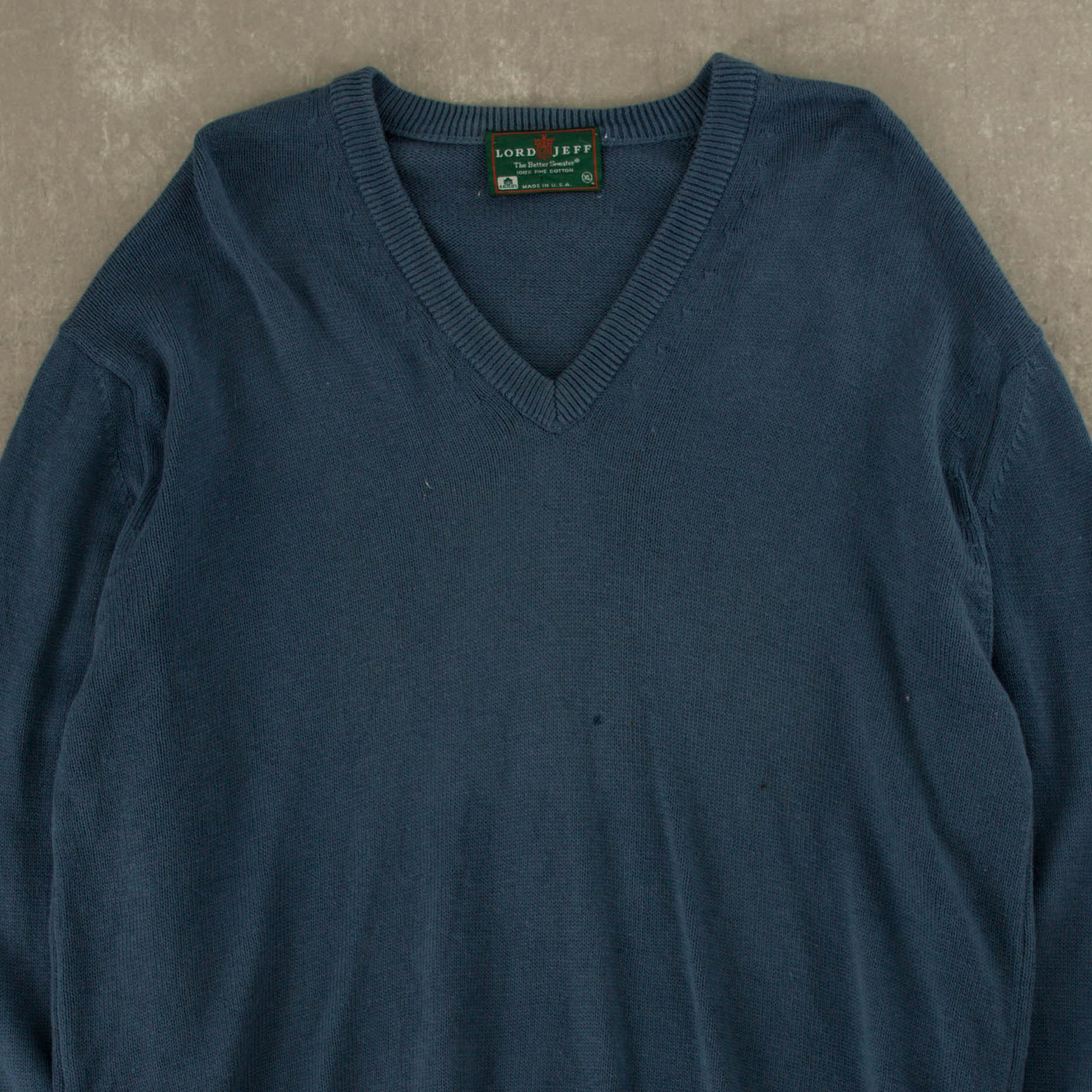 MEN'S VINTAGE 1980S V NECK KNITTED JUMPER - X-LARGE – North Workshop